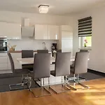 Villa Idila *